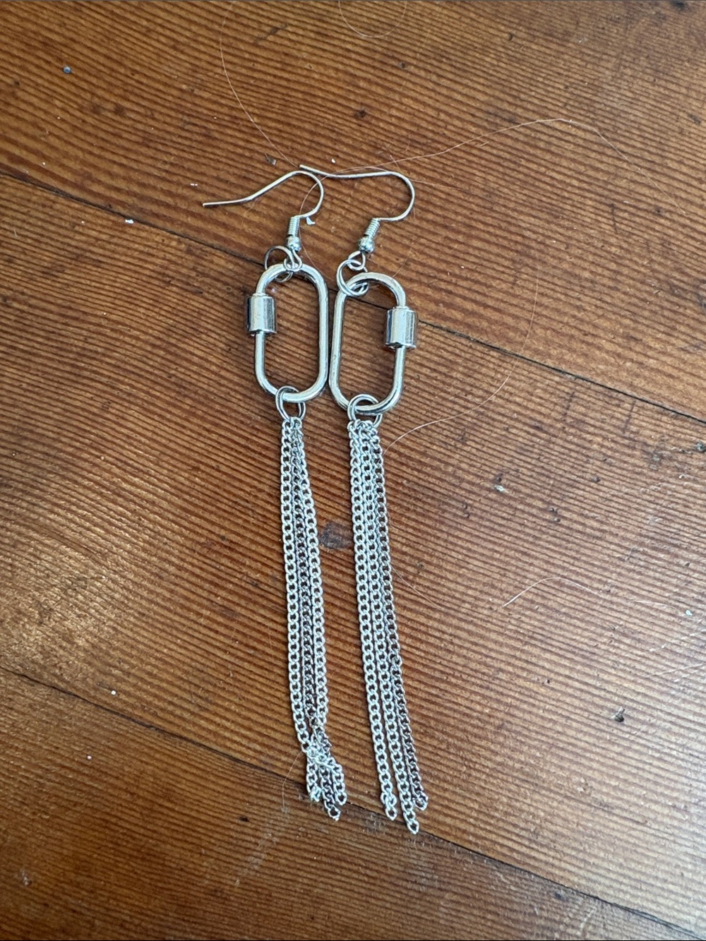 Hand-Crafted Silver Chain Tassel Drop Carabiner Earrings - Sleek Women’s Jewelry
